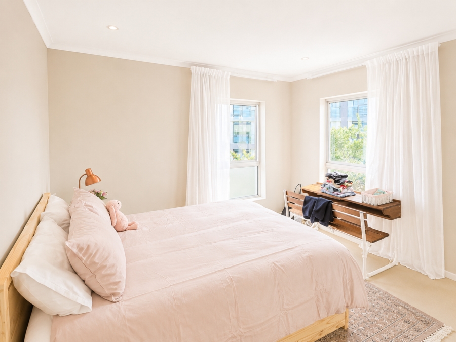 To Let 4 Bedroom Property for Rent in Table View Western Cape